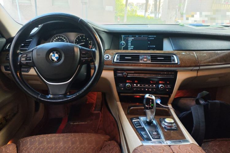 Used BMW 7 Series 2009 740Li Luxury Model Center Console