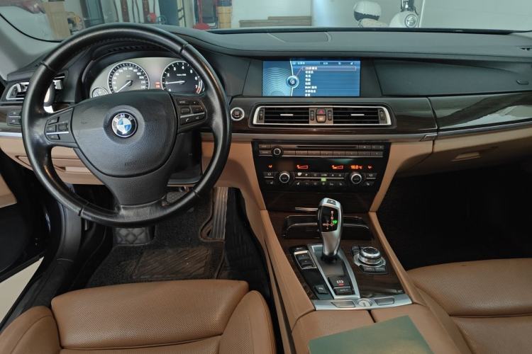 Used BMW 7 Series 2009 730Li Luxury Model Center Console