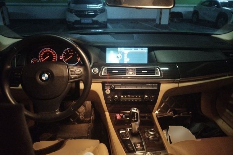 Used BMW 7 Series 2009 740Li Leading Model Center Console