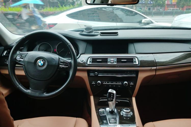 Used BMW 7 Series 2009 740Li Leading Model Center Console