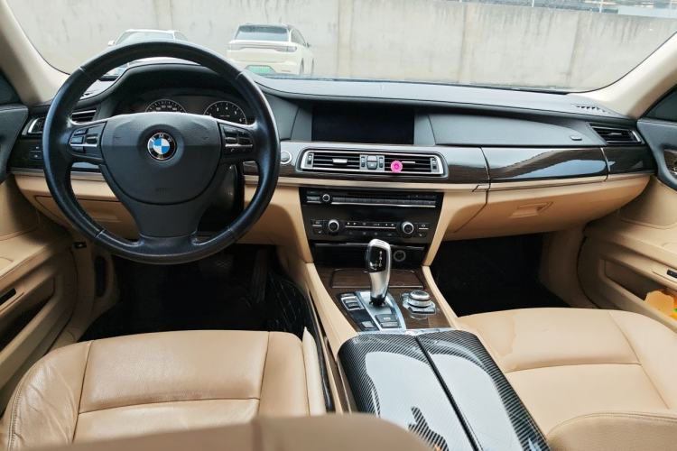 Used BMW 7 Series 2009 740Li Leading Model Center Console