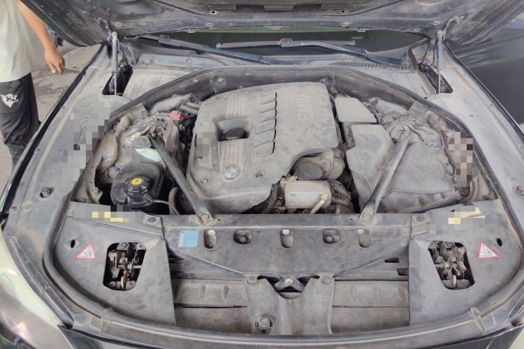 Used BMW 7 Series 2009 730Li Leading Model Engine Bay