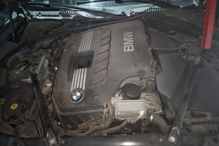 Used BMW 7 Series 2009 730Li Luxury Model Engine Bay