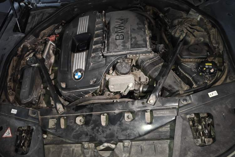 Used BMW 7 Series 2009 740Li Leading Model Engine Bay