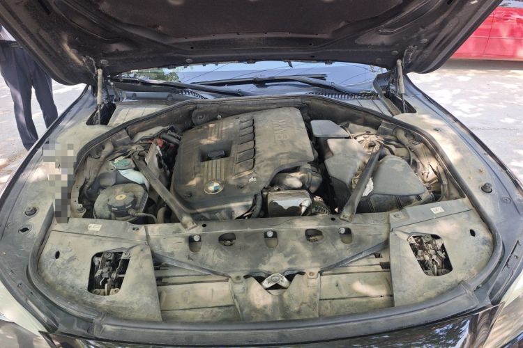 Used BMW 7 Series 2009 730Li Leading Model Engine Bay