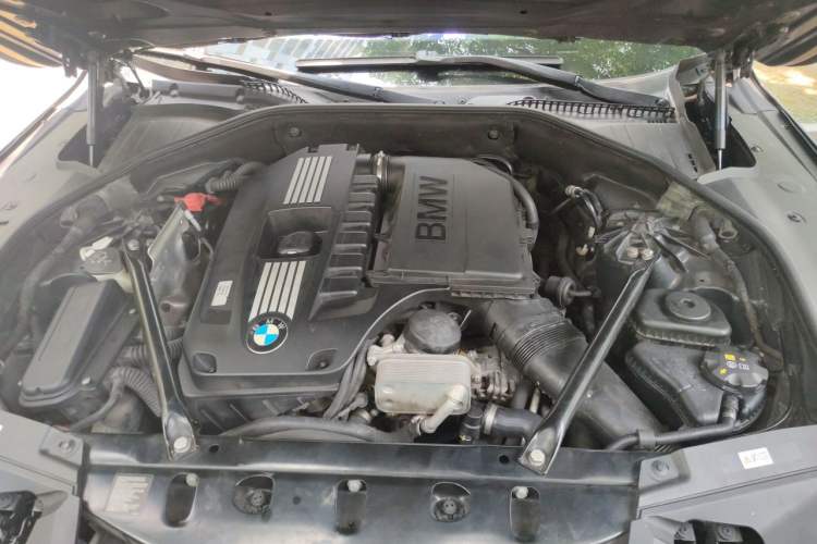 Used BMW 7 Series 2009 740Li Luxury Model Engine Bay