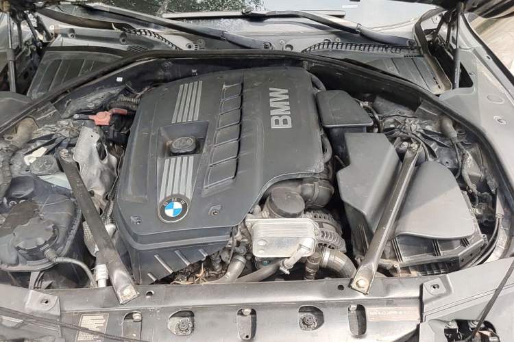Used BMW 7 Series 2009 730Li Leading Model Engine Bay