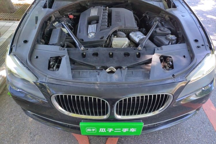 Used BMW 7 Series 2009 740Li Leading Model Engine Bay