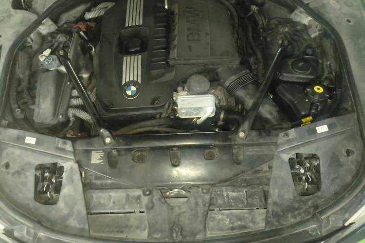 Used BMW 7 Series 2009 740Li Leading Model Engine Bay