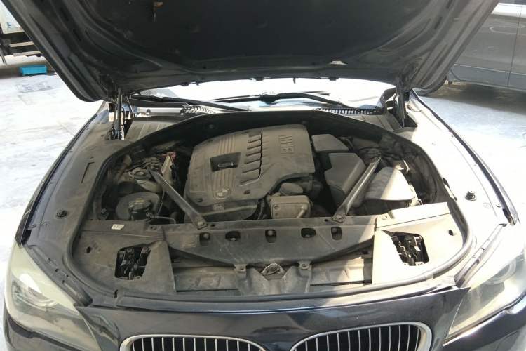Used BMW 7 Series 2009 730Li Luxury Model Engine Bay