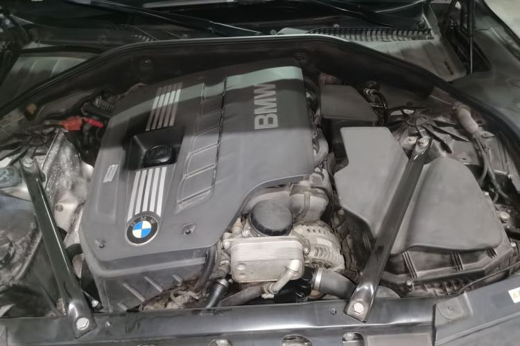 Used BMW 7 Series 2009 730Li Luxury Model Engine Bay