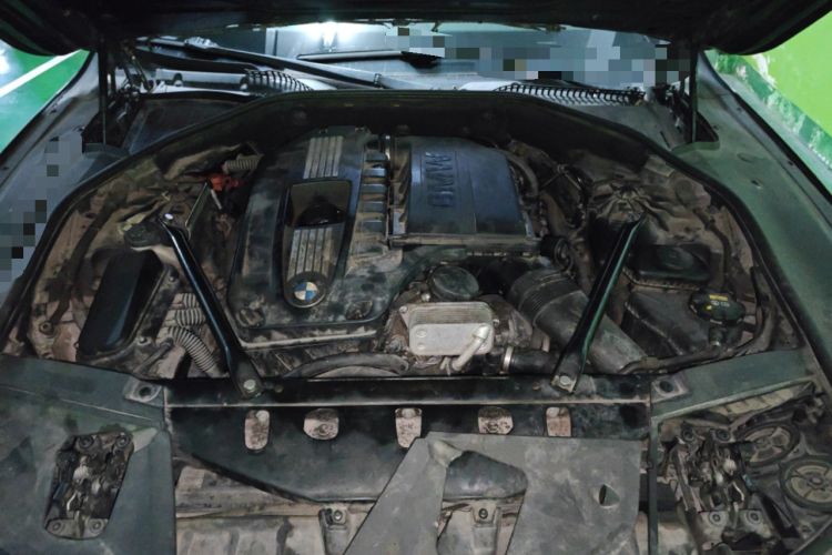 Used BMW 7 Series 2009 740Li Leading Model Engine Bay