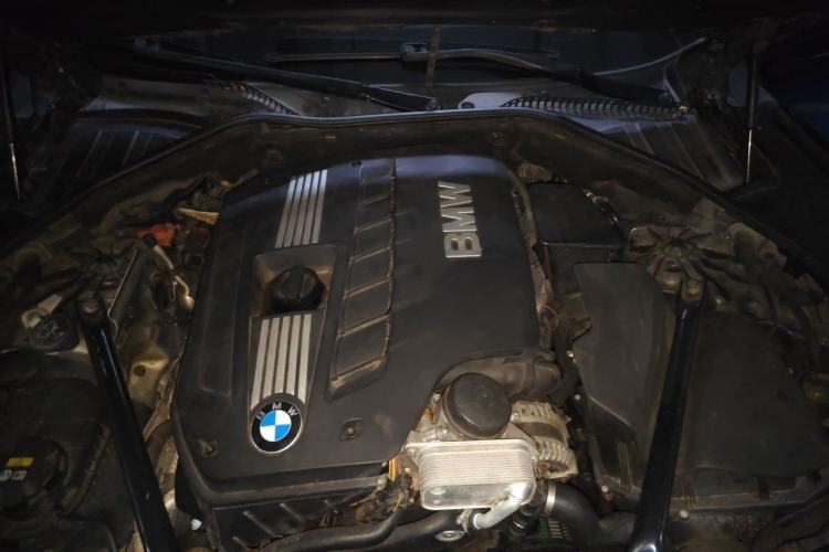 Used BMW 7 Series 2009 730Li Leading Model Engine Bay