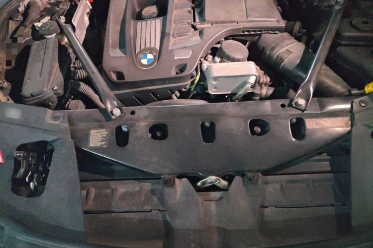 Used BMW 7 Series 2009 740Li Leading Model Engine Bay