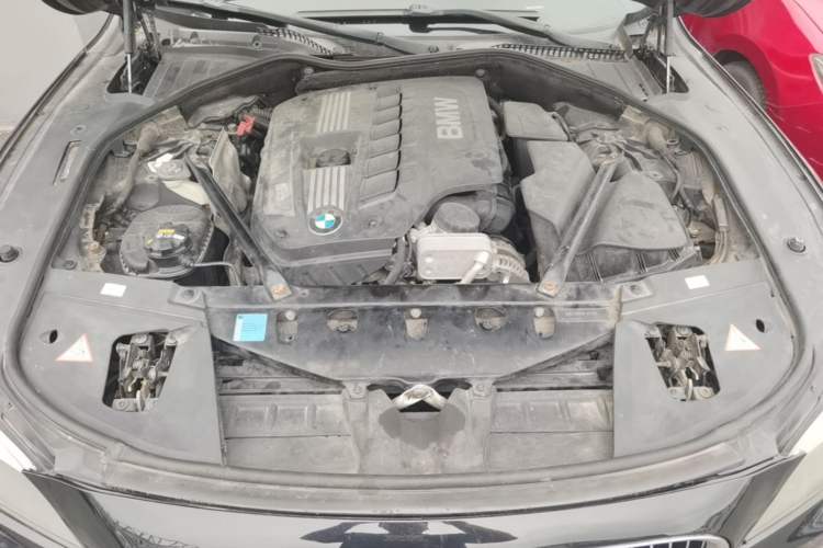 Used BMW 7 Series 2009 730Li Leading Model Engine Bay