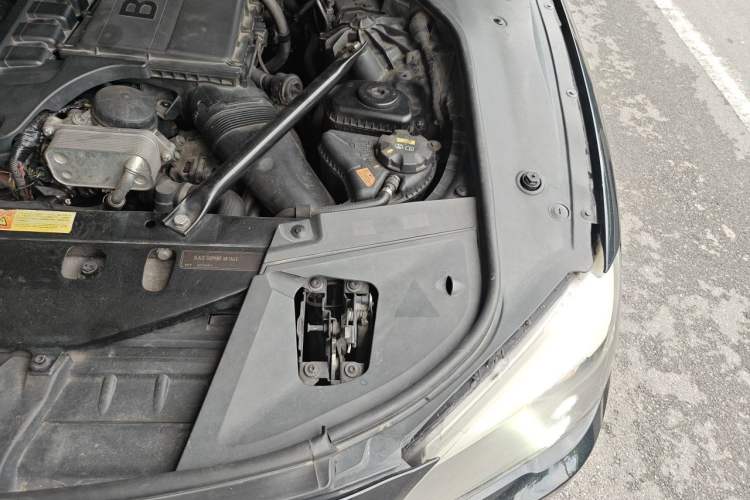 Used BMW 7 Series 2009 740Li Leading Model Engine Bay Left