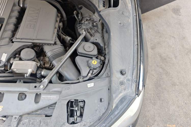 Used BMW 7 Series 2009 740Li Leading Model Engine Bay Left