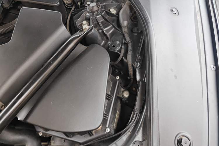 Used BMW 7 Series 2009 730Li Leading Model Engine Bay Left