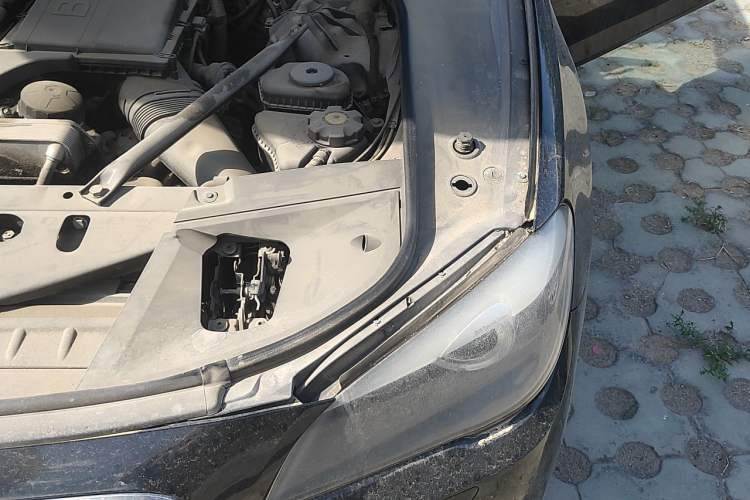 Used BMW 7 Series 2009 740Li Luxury Model Engine Bay Left