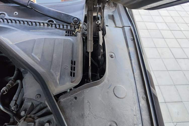 Used BMW 7 Series 2009 740Li Leading Model Engine Bay Left