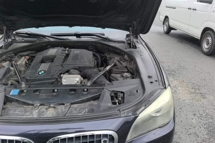 Used BMW 7 Series 2009 740Li Luxury Model Engine Bay Left