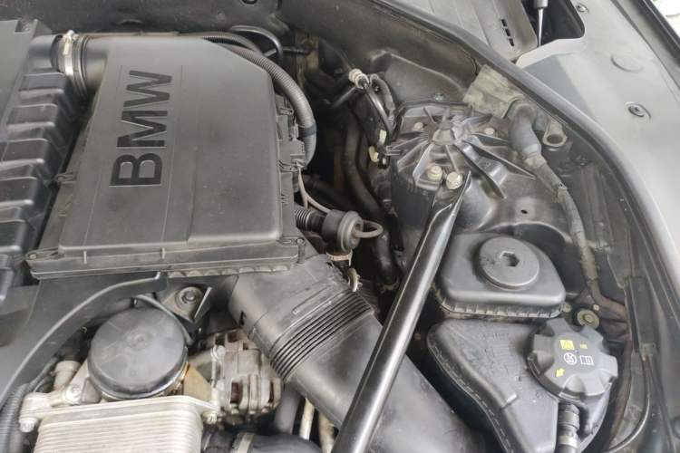 Used BMW 7 Series 2009 740Li Luxury Model Engine Bay Left
