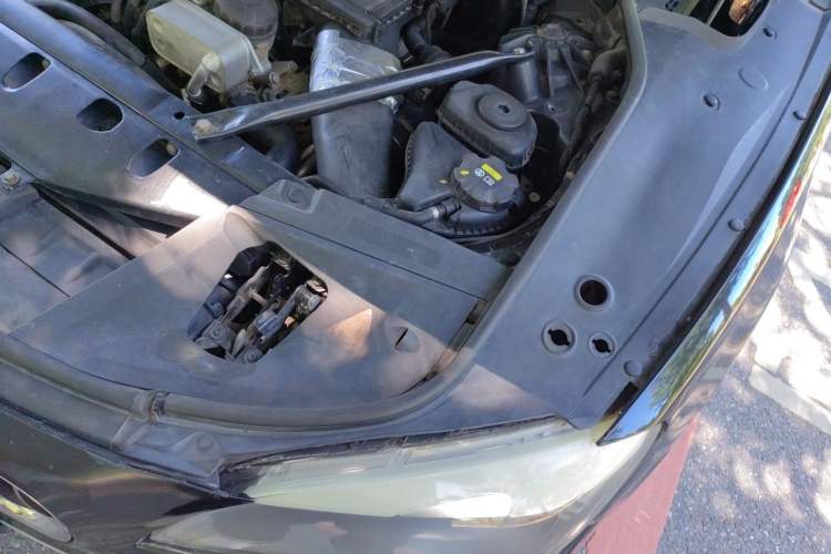 Used BMW 7 Series 2009 740Li Leading Model Engine Bay Left