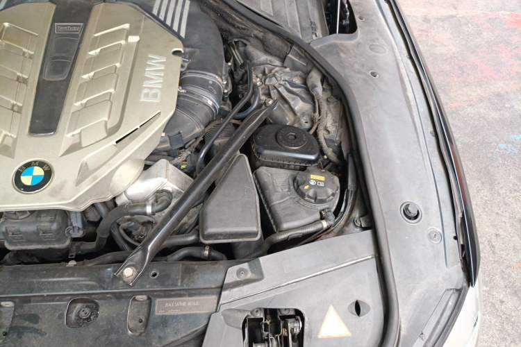 Used BMW 7 Series 2009 750Li Leading Model Engine Bay Left