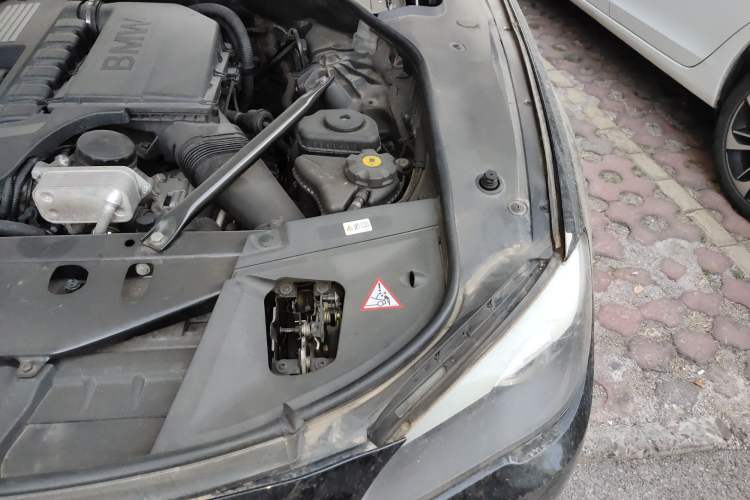 Used BMW 7 Series 2009 740Li Luxury Model Engine Bay Left