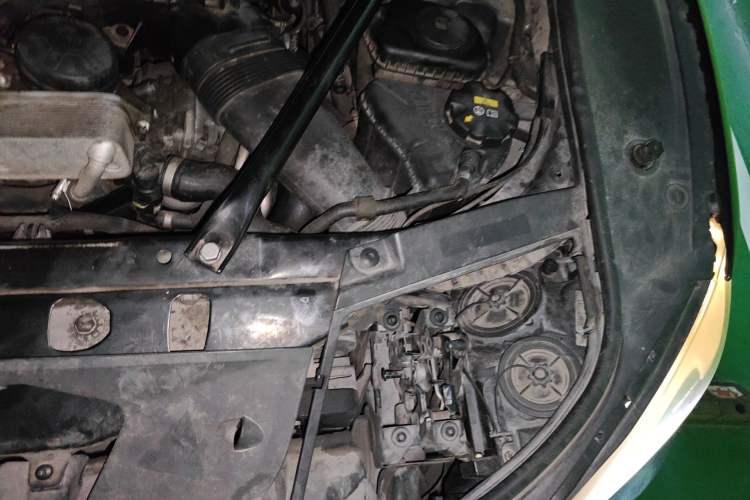 Used BMW 7 Series 2009 740Li Leading Model Engine Bay Left
