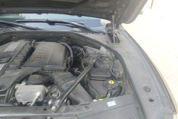 Used BMW 7 Series 2009 740Li Luxury Edition Engine Bay Left
