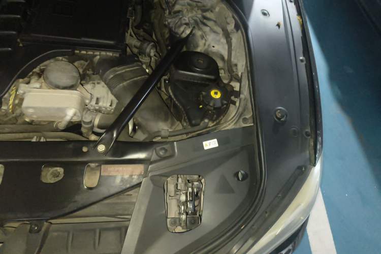 Used BMW 7 Series 2009 740Li Leading Model Engine Bay Left