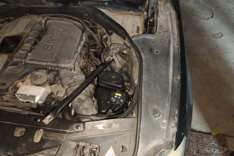 Used BMW 7 Series 2009 740Li Leading Model Engine Bay Left