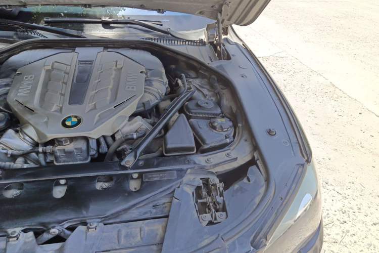 Used BMW 7 Series 2009 750Li Luxury Model Engine Bay Left