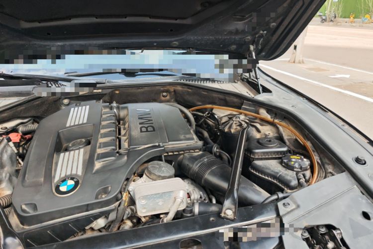 Used BMW 7 Series 2009 740Li Luxury Model Engine Bay Left
