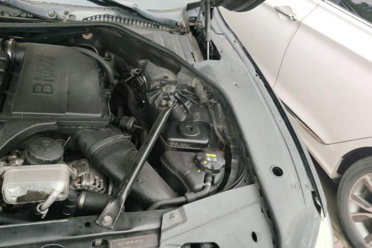 Used BMW 7 Series 2009 740Li Leading Model Engine Bay Left