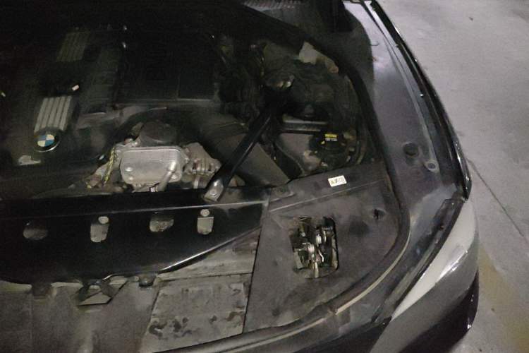 Used BMW 7 Series 2009 740Li Luxury Model Engine Bay Left