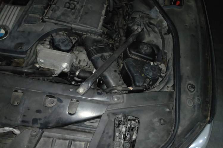 Used BMW 7 Series 2009 740Li Leading Model Engine Bay Left
