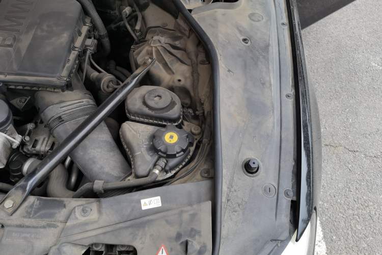 Used BMW 7 Series 2009 740Li Leading Model Engine Bay Left