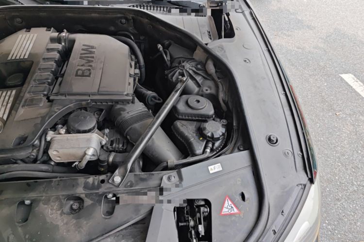 Used BMW 7 Series 2009 740Li Luxury Model Engine Bay Left