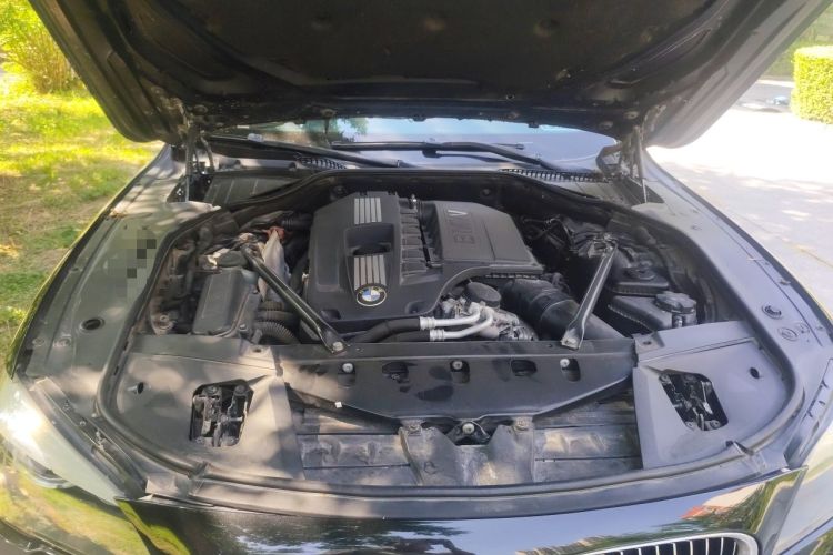 Used BMW 7 Series 2009 740Li Leading Model Engine Bay