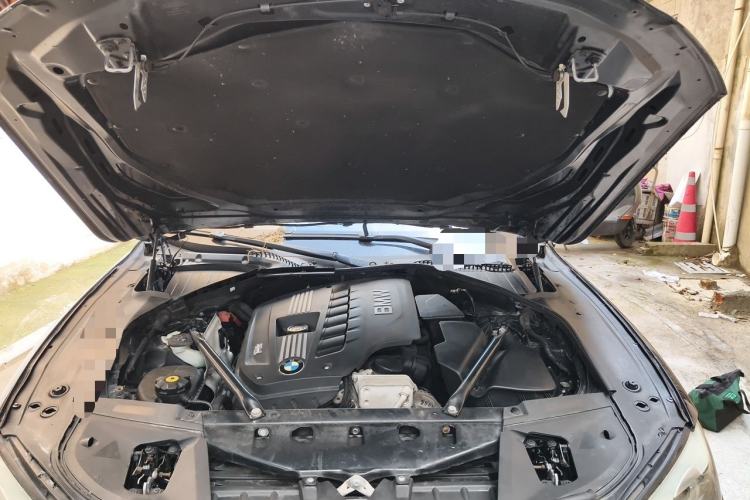 Used BMW 7 Series 2009 730Li Luxury Model Engine Bay