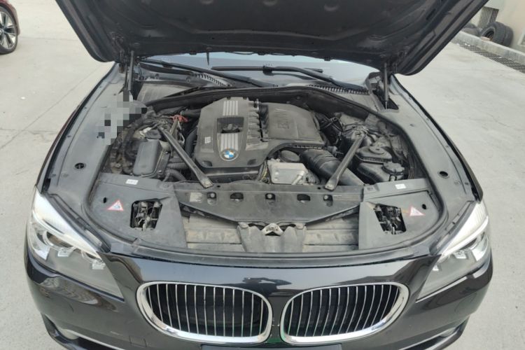 Used BMW 7 Series 2009 740Li Leading Model Engine Bay
