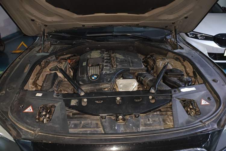 Used BMW 7 Series 2009 740Li Luxury Model Engine Bay