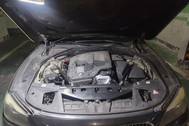 Used BMW 7 Series 2009 730Li Leading Model Engine Bay