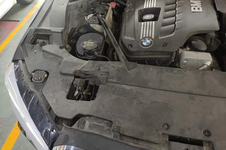 Used BMW 7 Series 2009 730Li Luxury Model Engine Bay Right