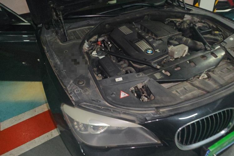 Used BMW 7 Series 2009 740Li Leading Model Engine Bay Right