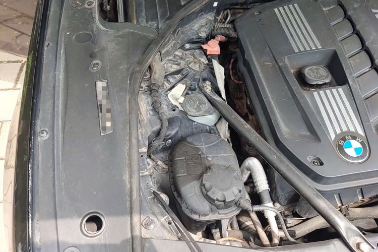 Used BMW 7 Series 2009 730Li Leading Model Engine Bay Right