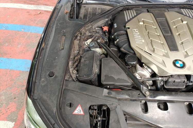 Used BMW 7 Series 2009 750Li Leading Model Engine Bay Right