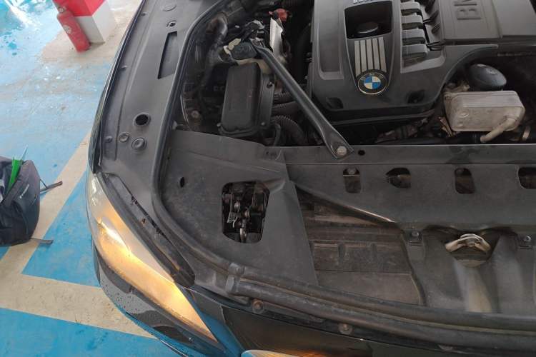 Used BMW 7 Series 2009 740Li Leading Model Engine Bay Right